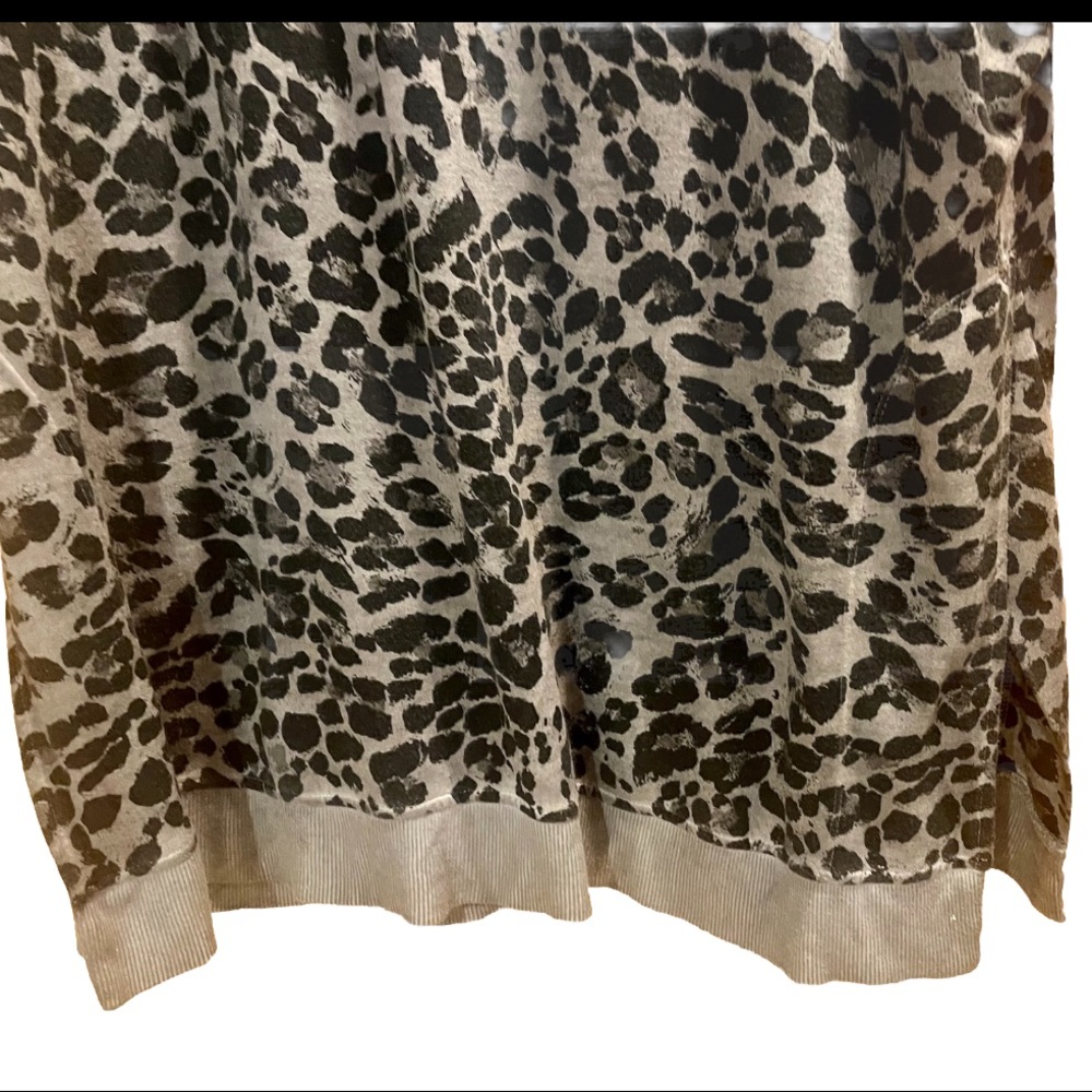 Dantelle Leopard Print Short Sleeve Knit Tunic Size 1X - Picture 3 of 5